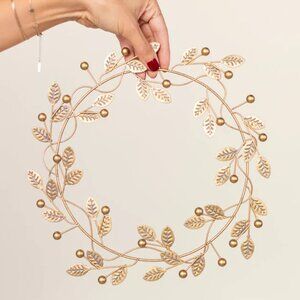 BNWT - Canvas & Decor x Jilly Box - Golden Berry Metal Wreath